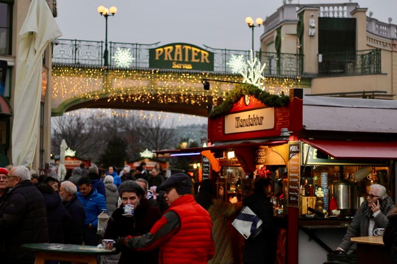 Winter Market on Riesenradplatz - Photo 4