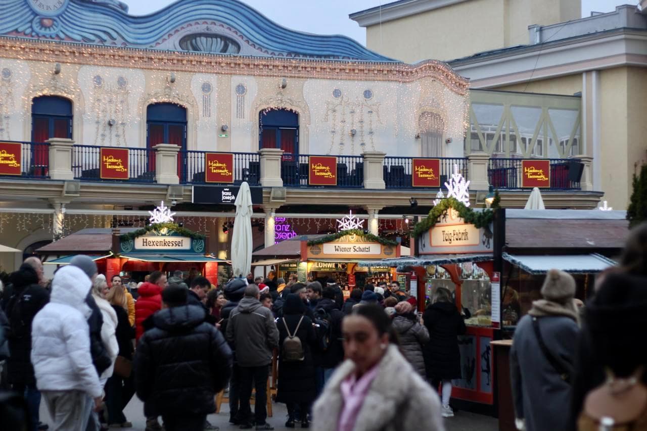 Winter Market on Riesenradplatz - Photo 6