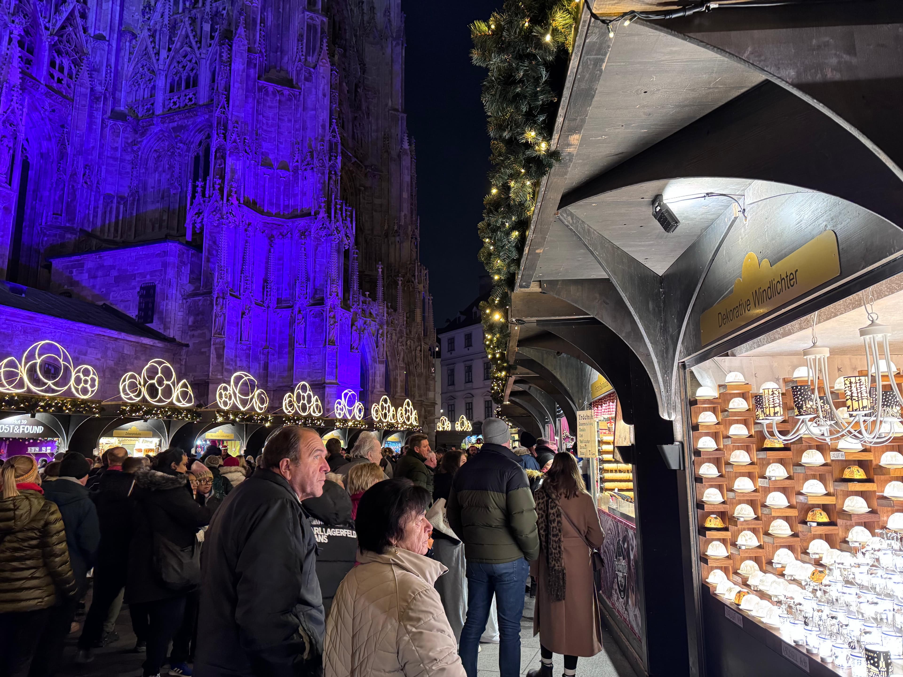 Christmas Market on Stephansplatz - Photo 4