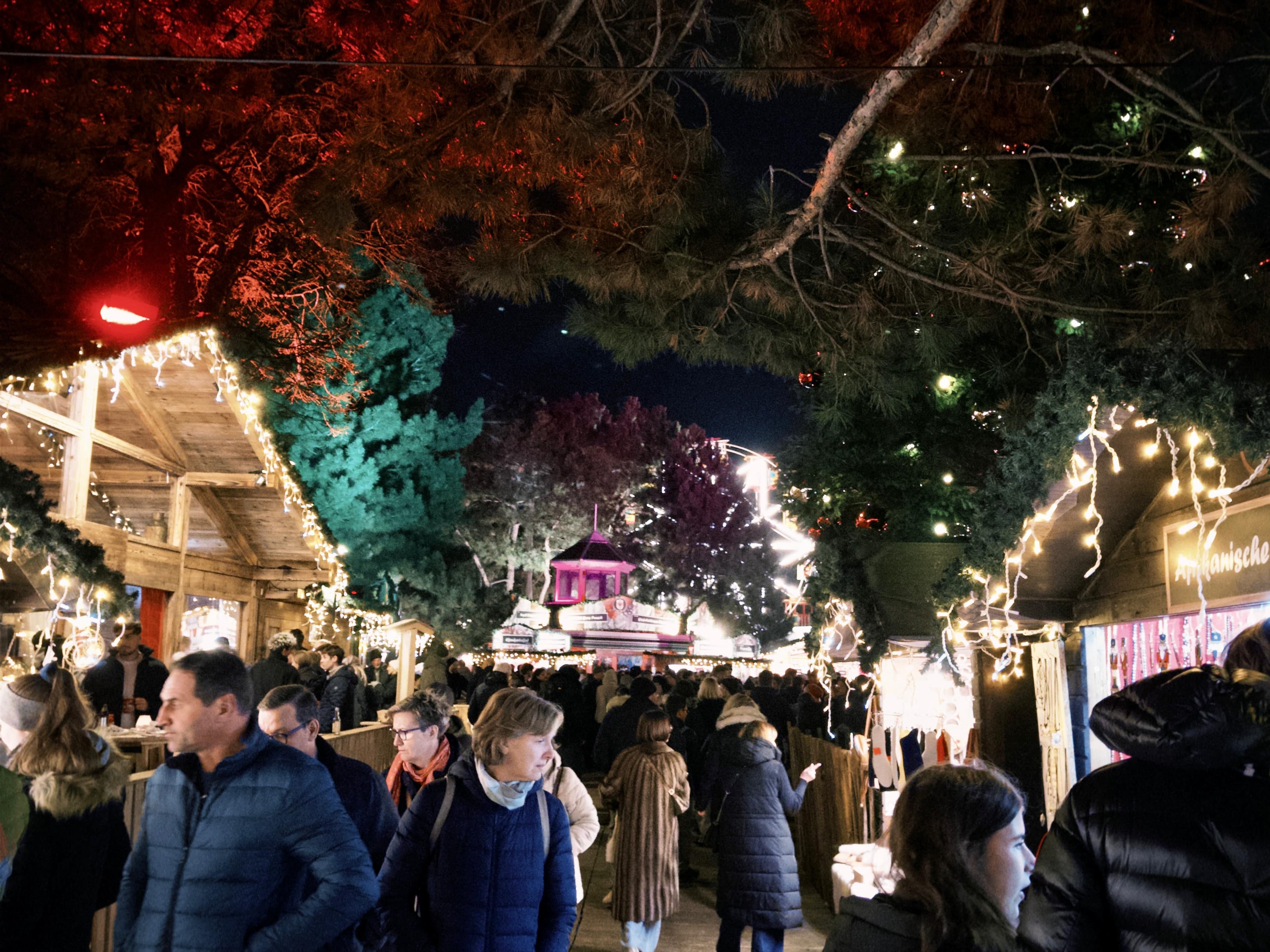 Christmas Village in the University Campus - Photo 3