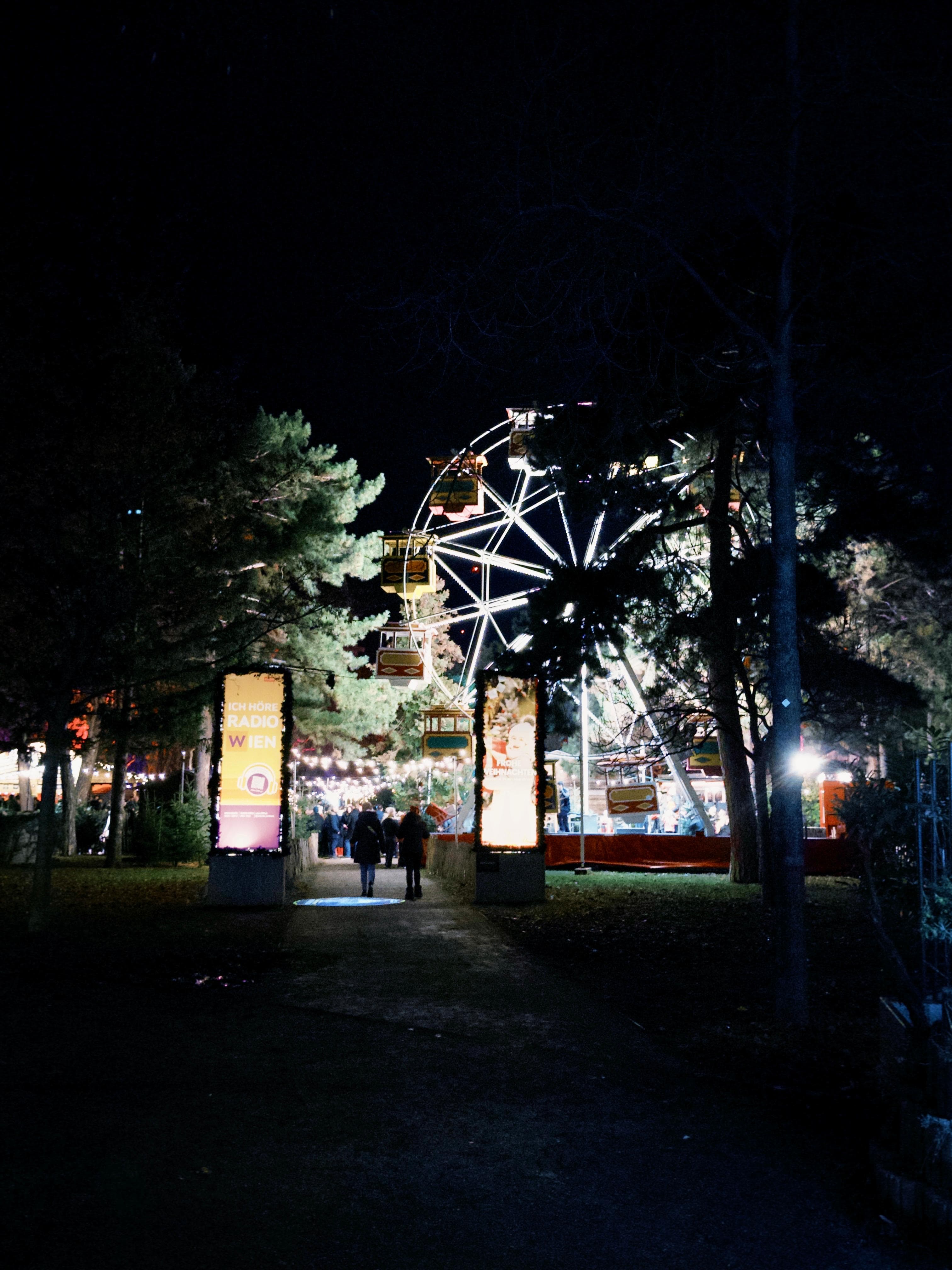 Christmas Village in the University Campus - Photo 4