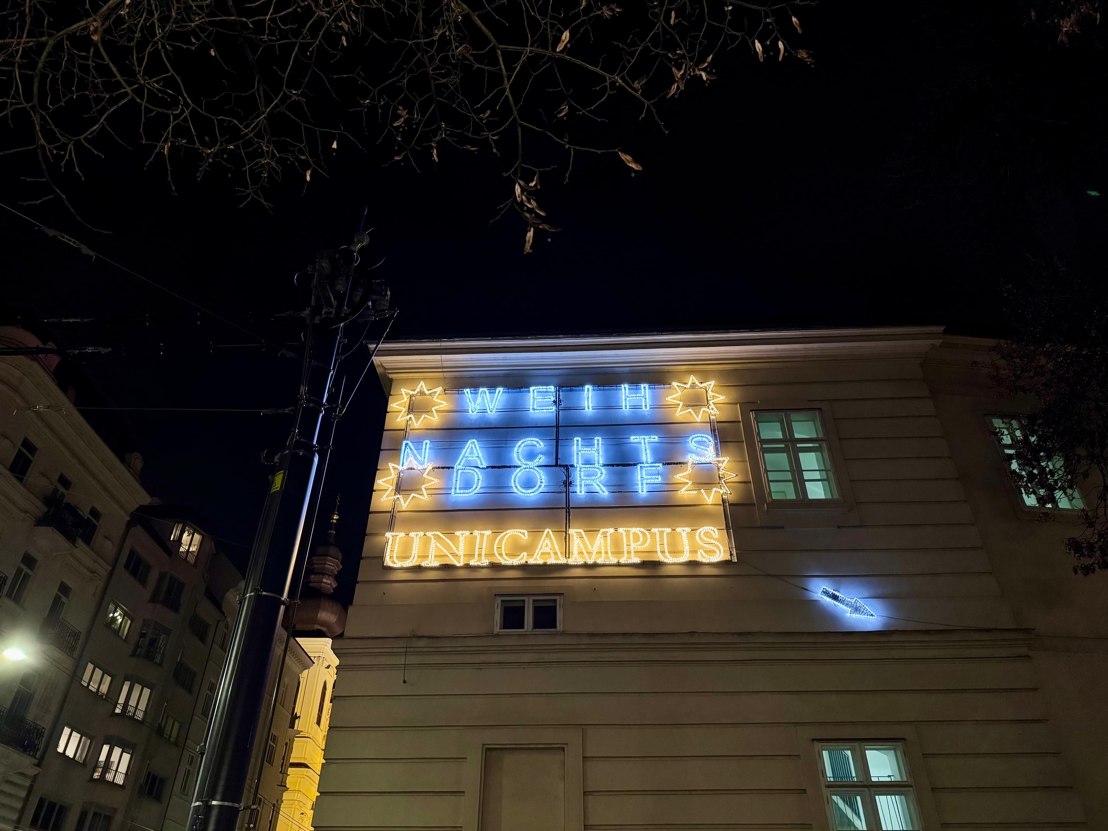 Christmas Village in the University Campus - Photo 5